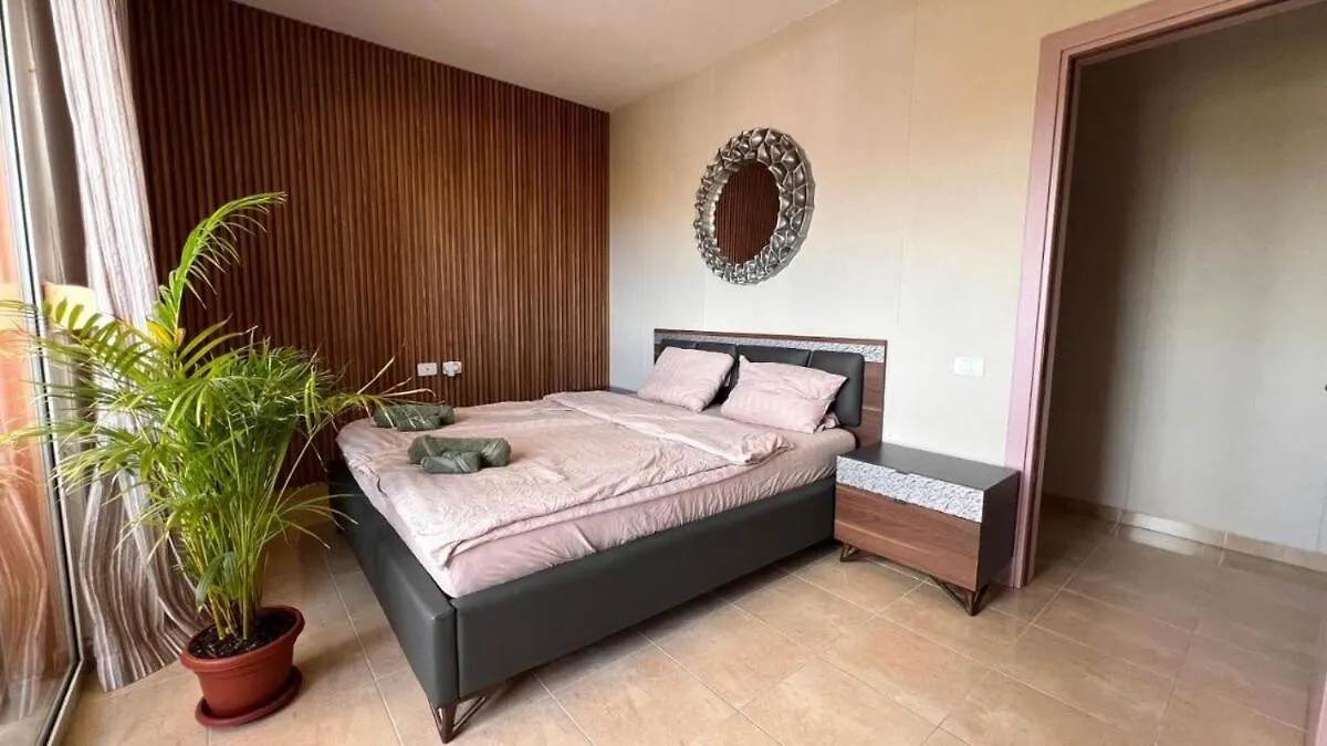 Tropical Apartment Durres 0*,  Albania